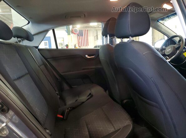 3KPA24AD7LE319639 2020 KIA RIO Gray Vista de los asientos traseros