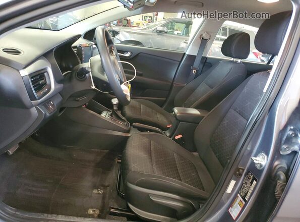 3KPA24AD7LE319639 2020 KIA RIO Gray Vista interior delantera