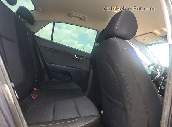 3KPA24AD7LE335940 2020 KIA RIO Gray Widok tylnych siedzeń