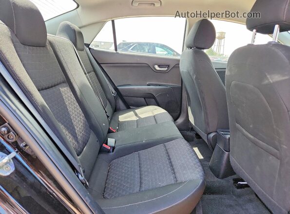 3KPA24AD7LE339177 2020 KIA RIO Black Widok tylnych siedzeń