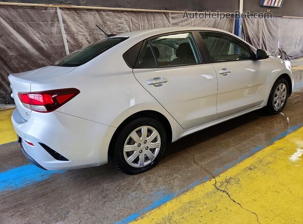3KPA24AD7ME374416 2021 KIA RIO Silver უკანა მარჯვენა