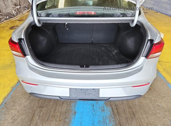3KPA24AD7ME374416 2021 KIA RIO Silver 