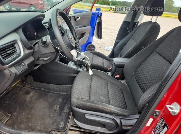 3KPA24AD7ME391104 2021 KIA RIO Red Widok wnętrza z przodu
