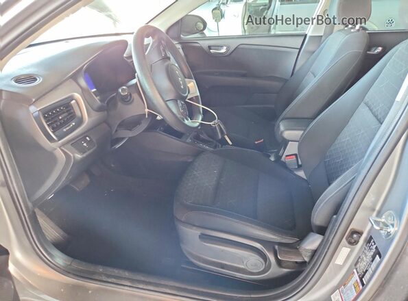 3KPA24AD7PE567721 2023 KIA RIO Gray Vista interior delantera