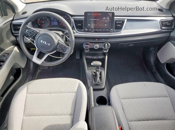 3KPA24AD7PE618764 2023 KIA RIO Silver Dashboard view