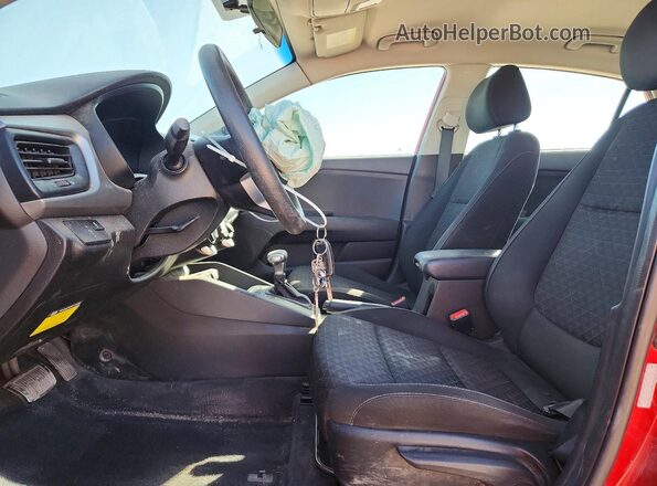 3KPA24AD8LE283248 2020 KIA RIO Red Widok wnętrza z przodu