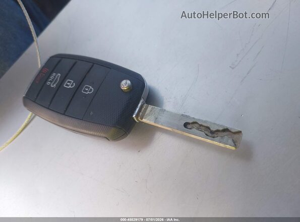 3KPA24AD8LE308262 2020 KIA RIO White Dashboard view