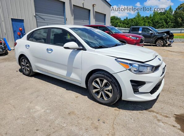 3KPA24AD8ME408847 2021 KIA RIO Белый Передняя правая четверть