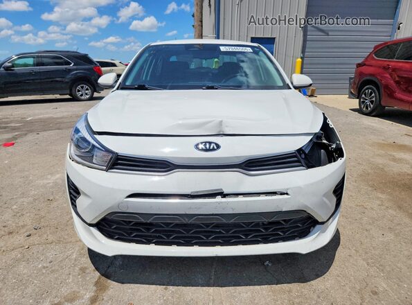 3KPA24AD8ME408847 2021 KIA RIO Белый Вид спереди