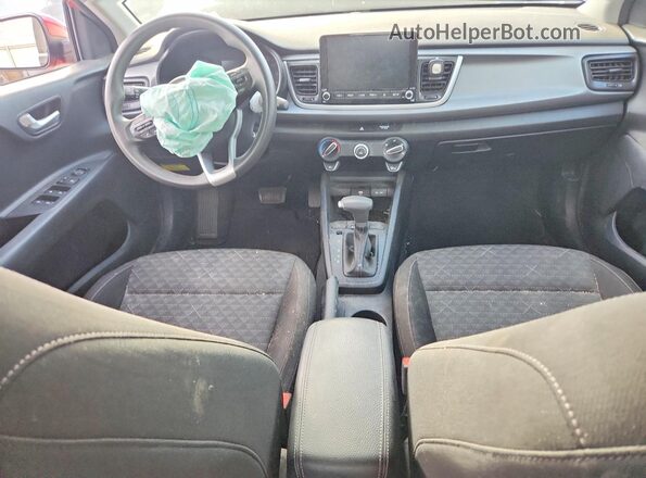 3KPA24AD8ME412381 2021 KIA RIO Red Առջևի վահանակի տեսք