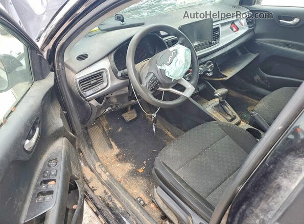3KPA24AD8NE432289 2022 KIA RIO Black Dashboard view