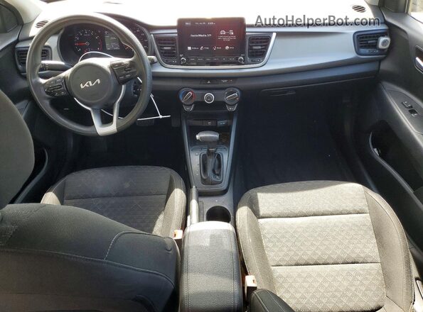 3KPA24AD8NE478690 2022 KIA RIO Silver Առջևի վահանակի տեսք