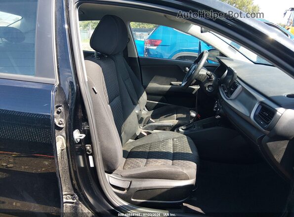 3KPA24AD8PE546540 2023 KIA RIO Черный Вид салона спереди