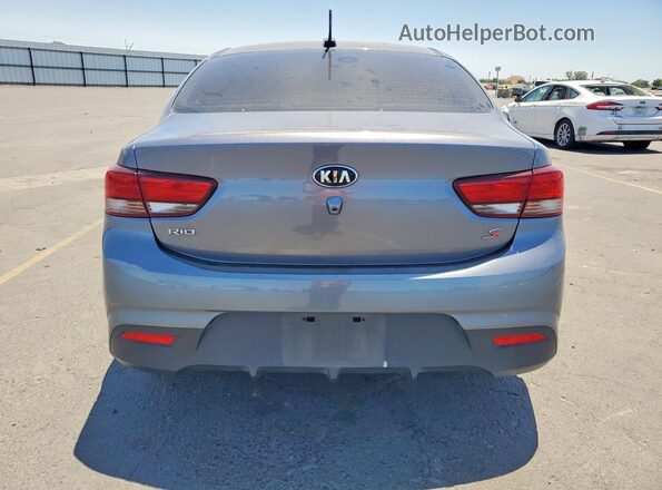 3KPA24AD9LE318315 2020 KIA RIO Gray Rear view