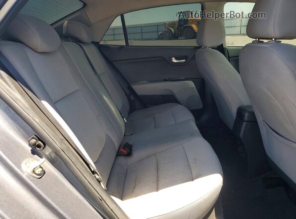 3KPA24AD9LE318315 2020 KIA RIO Gray Rear seats view