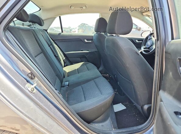 3KPA24AD9LE337642 2020 KIA RIO Gray Widok tylnych siedzeń