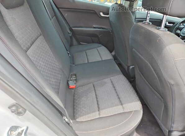 3KPA24AD9LE341125 2020 KIA RIO Silver Widok tylnych siedzeń