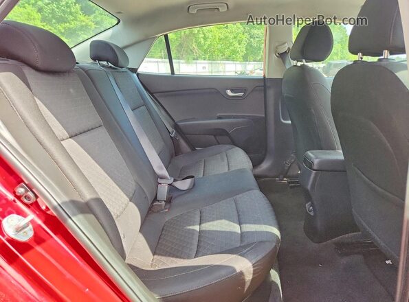 3KPA24AD9NE504665 2022 KIA RIO Red Vista de los asientos traseros