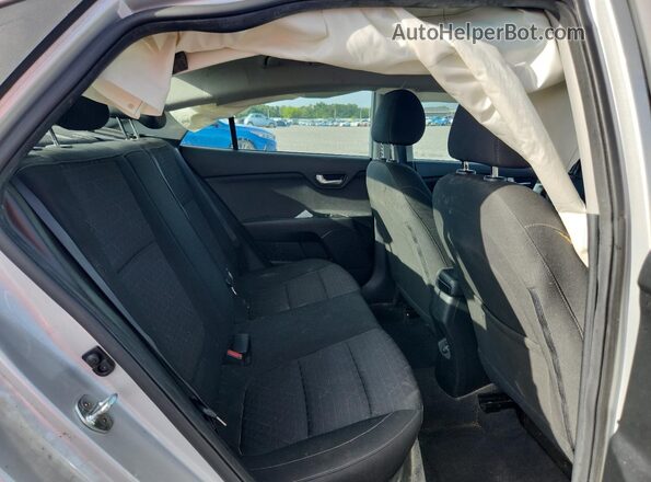 3KPA24AD9PE534722 2023 KIA RIO Silver უკანა სავარძლების ხედი