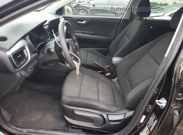 3KPA24ADXME397303 2021 KIA RIO Black Front interior view
