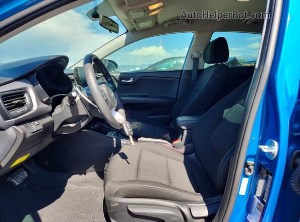 3KPA24ADXPE529643 2023 KIA RIO Blue Front interior view