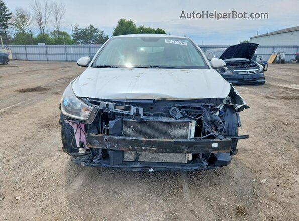3KPA25AB7JE041956 2018 KIA RIO White Դիմացի տեսք