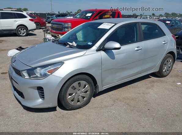 3KPA25AB9JE059195 2018 KIA RIO Silver Przód lewy