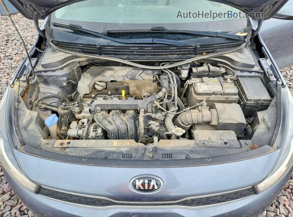3KPA25AD1LE272839 2020 KIA RIO Gray Rear interior view