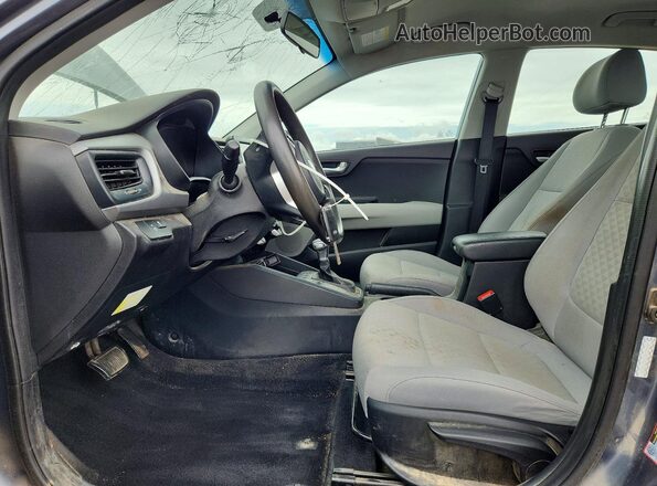3KPA25AD1LE272839 2020 KIA RIO Gray Front interior view