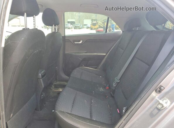 3KPA25AD3PE628438 2023 KIA RIO Gray Vista de los asientos traseros