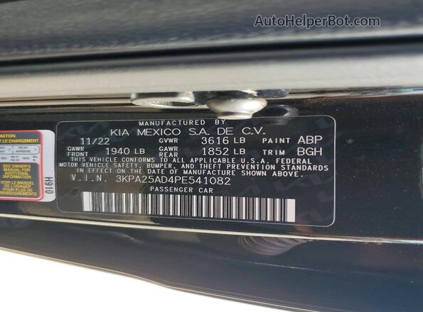 3KPA25AD4PE541082 2023 KIA RIO Black Vista del compartimento del motor