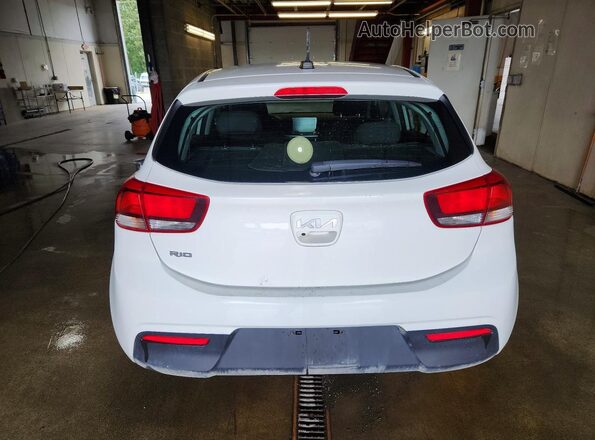 3KPA25AD5PE613584 2023 KIA RIO White უკანა ხედი