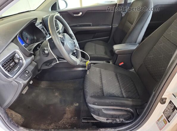 3KPA25AD5PE613584 2023 KIA RIO White წინა სალონის ხედი