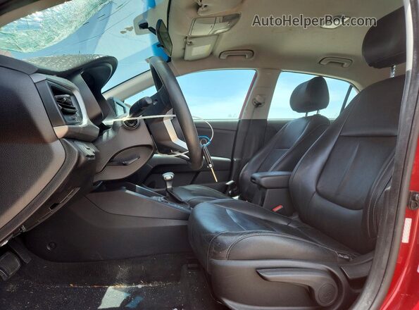 3KPA25AD7LE333496 2020 KIA RIO Red Вид салону спереду