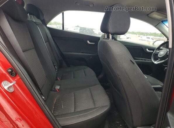 3KPA25AD7ME405105 2021 KIA RIO Red Widok tylnych siedzeń