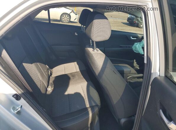 3KPA25AD8ME404089 2021 KIA RIO Silver უკანა სალონის ხედი