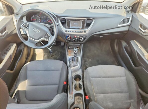 3KPC24A30KE049944 2019 HYUNDAI ACCENT Серебряный Вид панели приборов