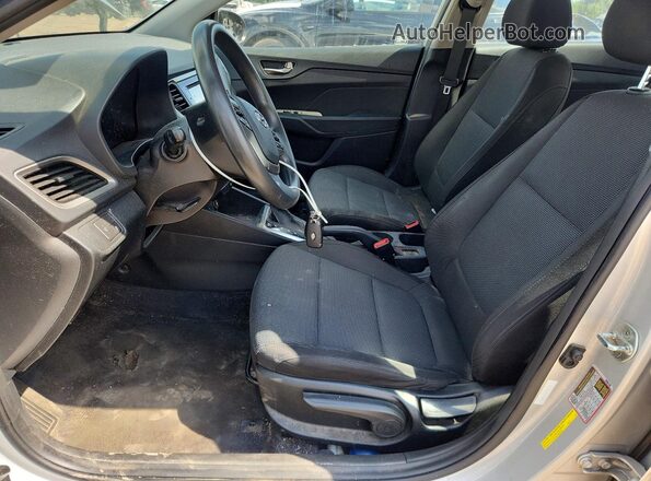 3KPC24A30KE049944 2019 HYUNDAI ACCENT Серебряный Вид салона спереди