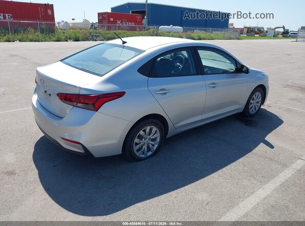 3KPC24A31JE025683 2018 HYUNDAI ACCENT Silver Հետևի աջ