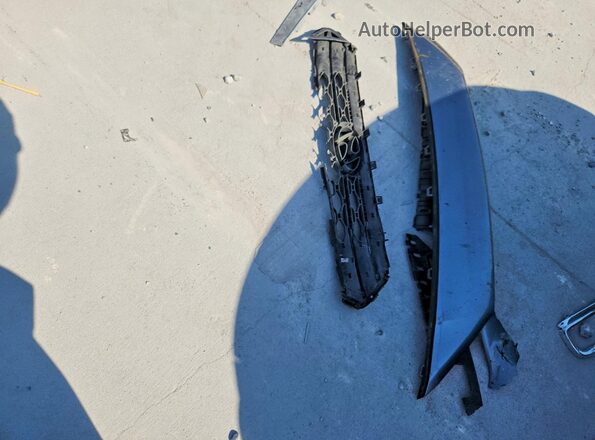 3KPC24A31KE071581 2019 HYUNDAI ACCENT Gray Engine compartment view