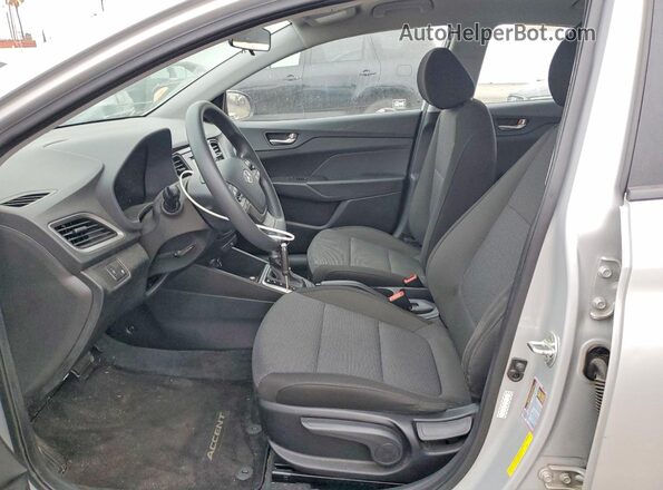 3KPC24A31KE073802 2019 HYUNDAI ACCENT Серебряный Вид салона спереди