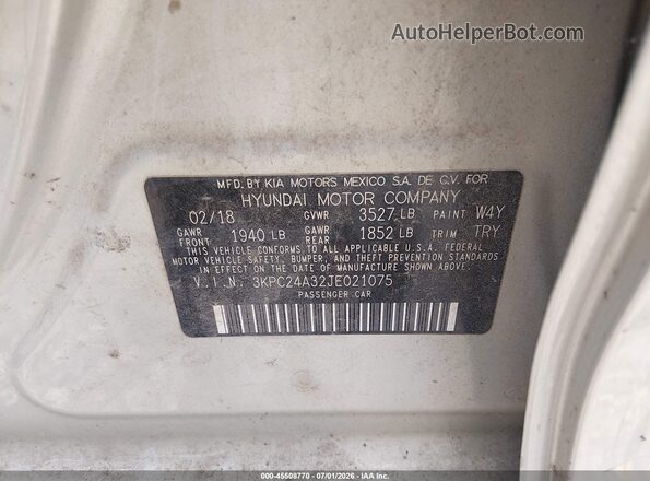 3KPC24A32JE021075 2018 HYUNDAI ACCENT Silver Շարժիչի բաժամունքի տեսք