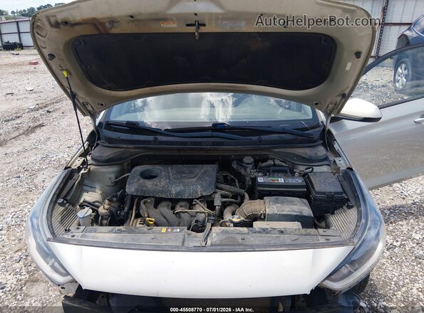 3KPC24A32JE021075 2018 HYUNDAI ACCENT Silver Հետևի տեսք