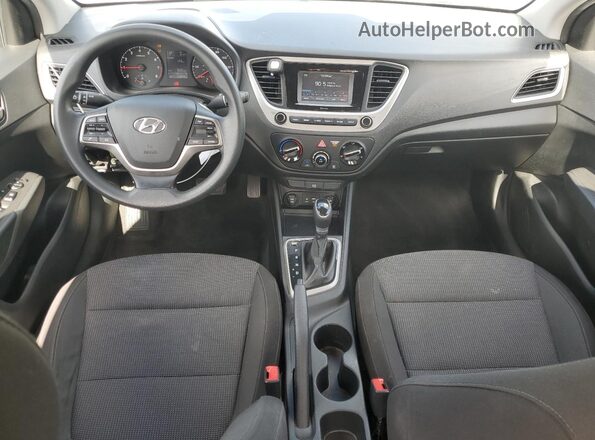 3KPC24A32KE082461 2019 HYUNDAI ACCENT Серебряный Вид панели приборов