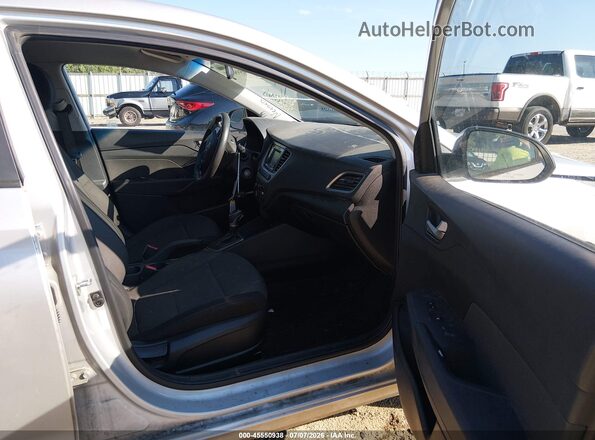 3KPC24A33JE008691 2018 HYUNDAI ACCENT Silver Սալոնի դիմացի տեսք