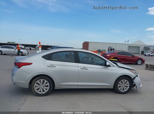 3KPC24A33JE012238 2018 HYUNDAI ACCENT Silver Rear interior view