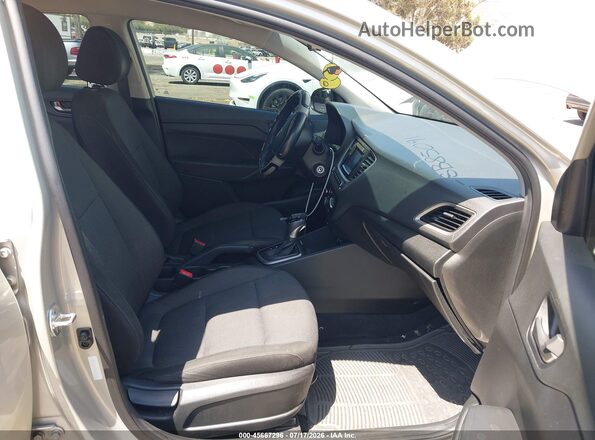 3KPC24A33KE069525 2019 HYUNDAI ACCENT Champagne Вид салона спереди