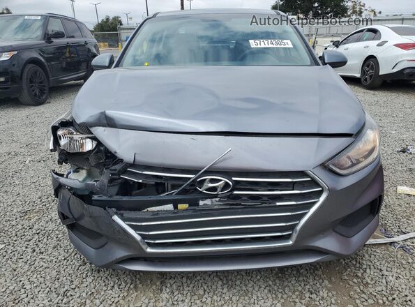 3KPC24A34JE021580 2018 HYUNDAI ACCENT Gray Front view