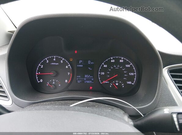 3KPC24A34KE067864 2019 HYUNDAI ACCENT Silver Widok tylnych siedzeń