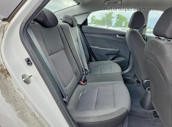 3KPC24A34KE077018 2019 HYUNDAI ACCENT Белый Вид задних сидений